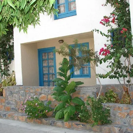 Joanna * Agia Pelagia (Crete)